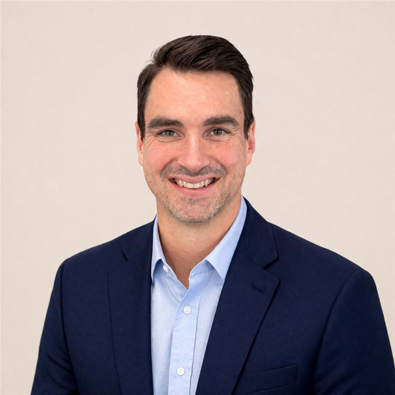 Headshot of Robert Strozak, Managing Director for Insureon
