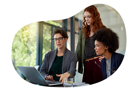 A business owner discussing their D&O policy with board members