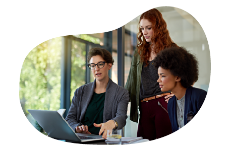 A business owner discussing their D&O policy with board members A business owner discussing their D&O policy with board members